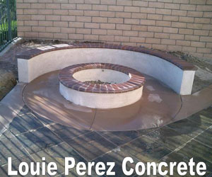 Retaining Wall with Fire Pit