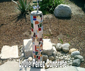 Colorful Tile Slim Pillar in the Garden